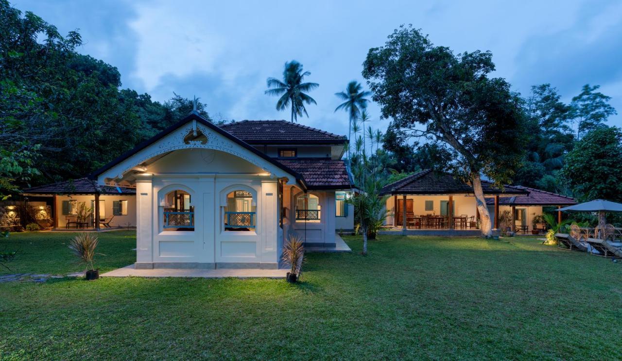 Stuthi Villa Ahangama Exteriör bild