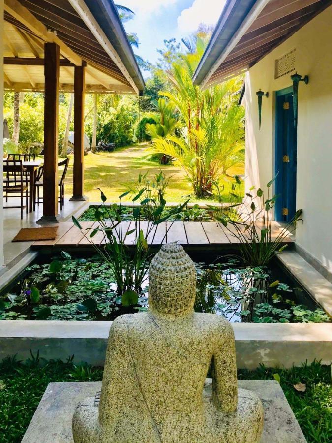 Stuthi Villa Ahangama Exteriör bild